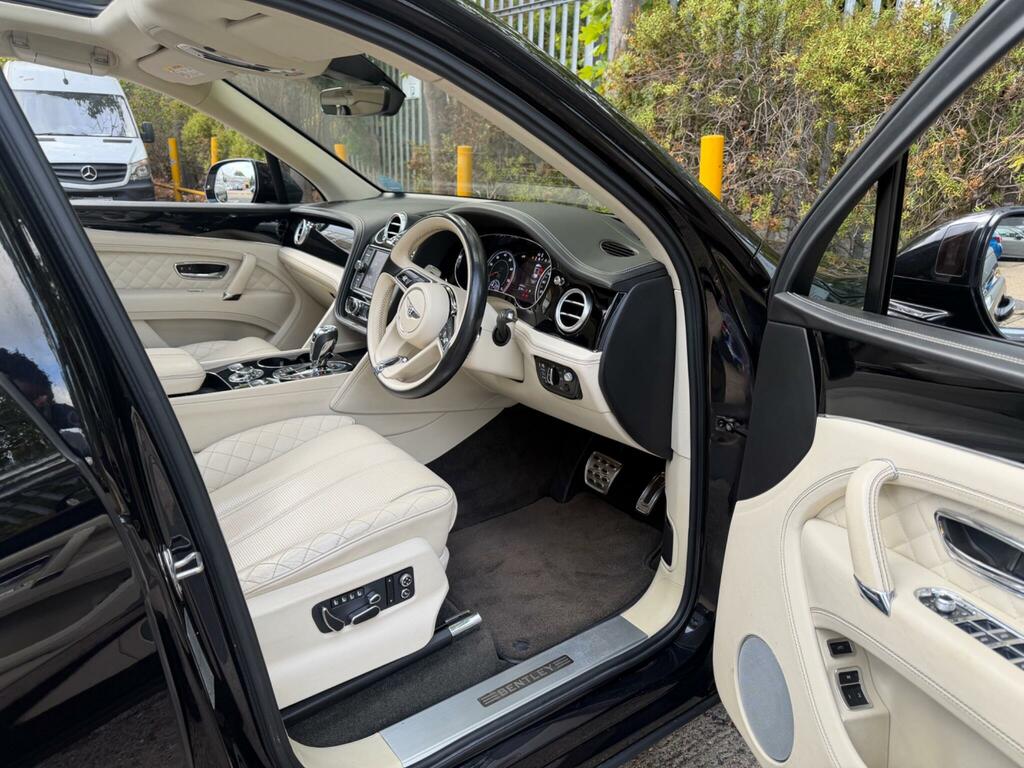Bentley Bentayga W12 With Mulliner Features  #29