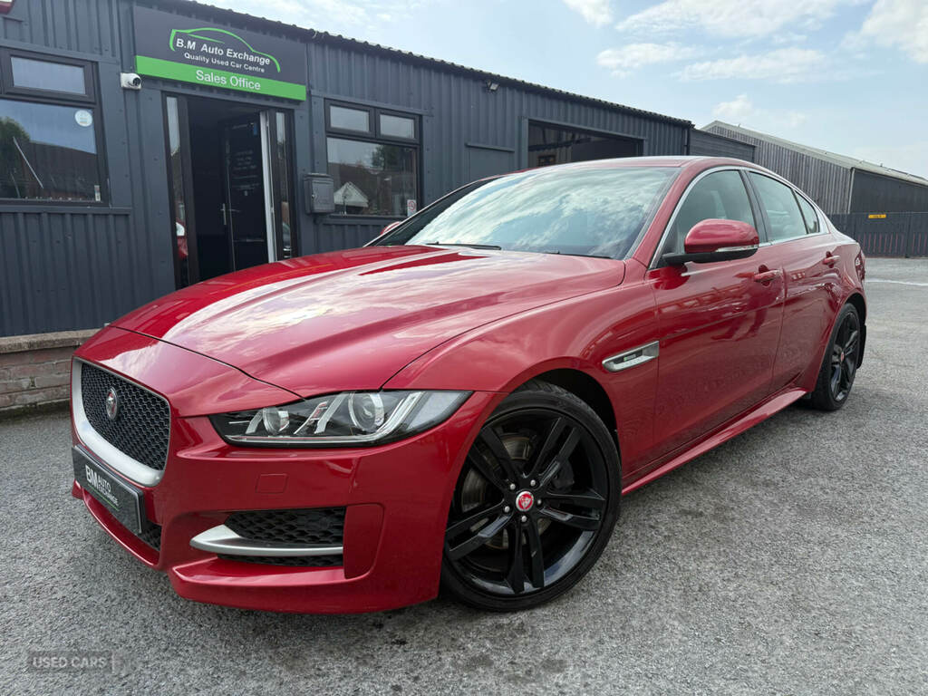 Jaguar XE 2.0D 180 R-sport Black #1