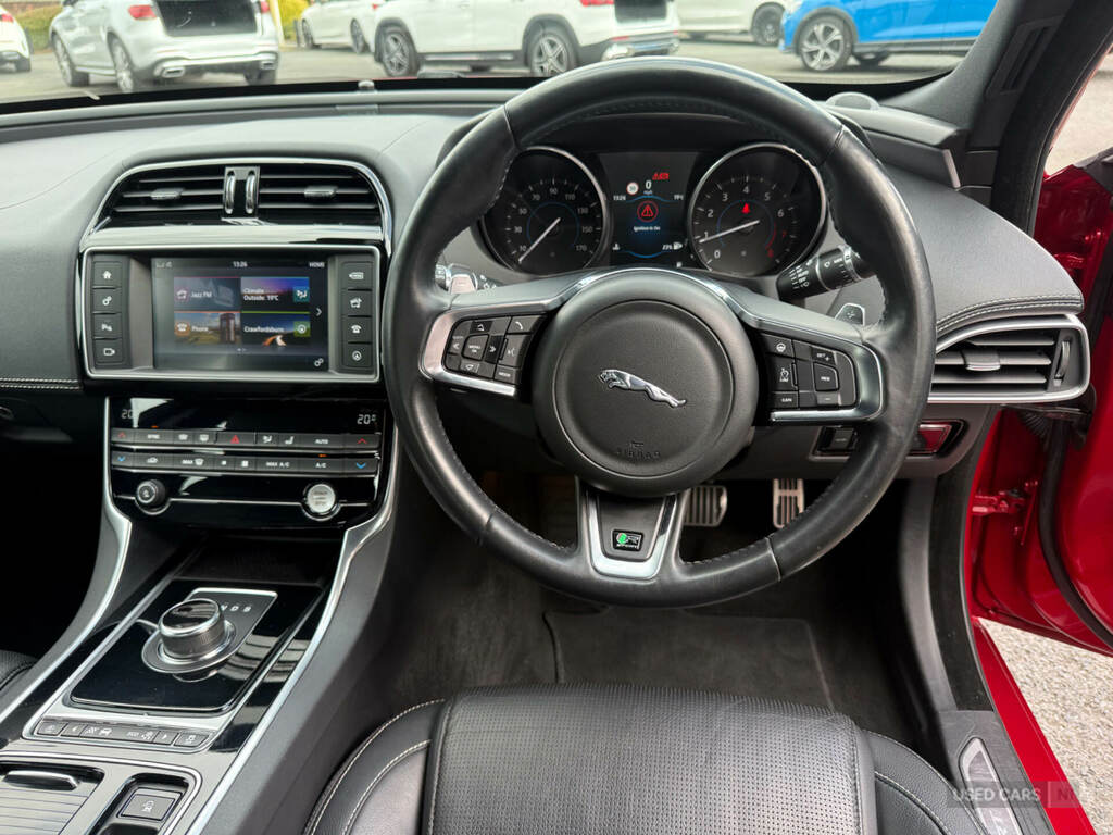 Jaguar XE 2.0D 180 R-sport Black #12