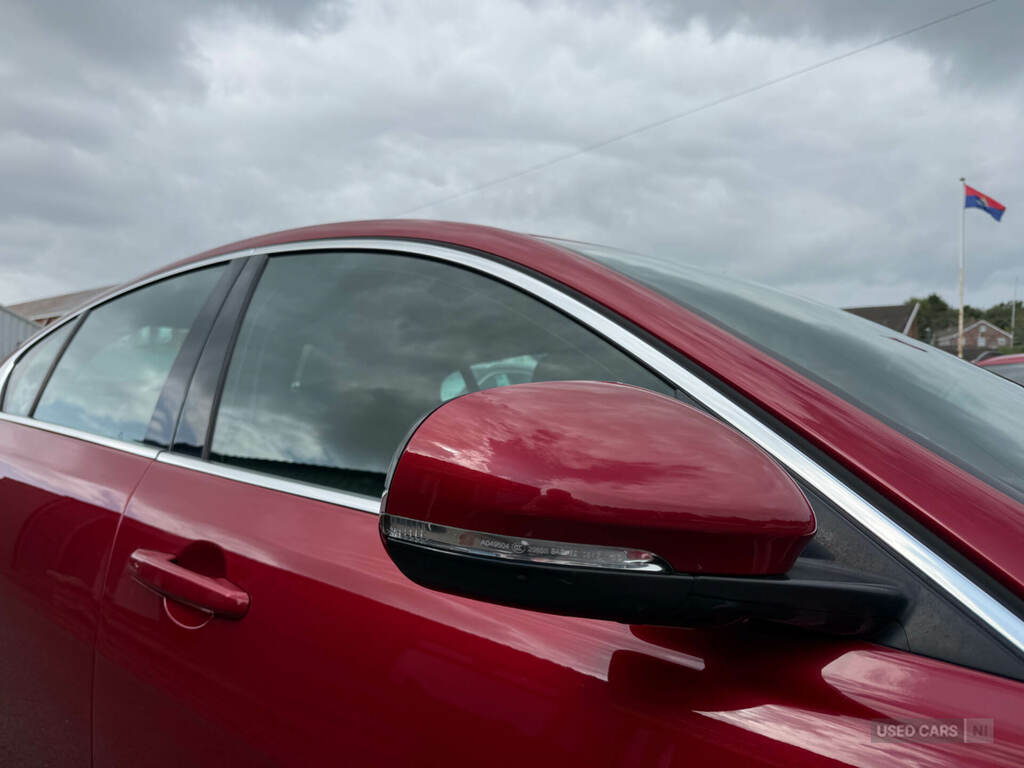 Jaguar XE 2.0D 180 R-sport Black #10