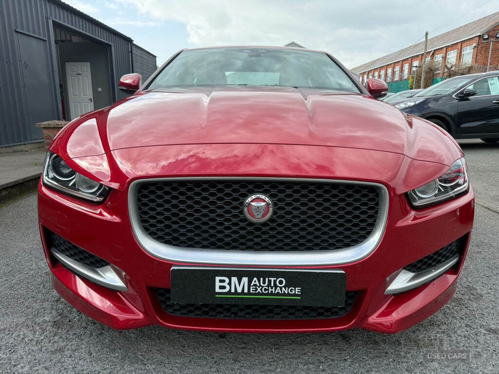 Jaguar XE 2.0D 180 R-sport Black #3