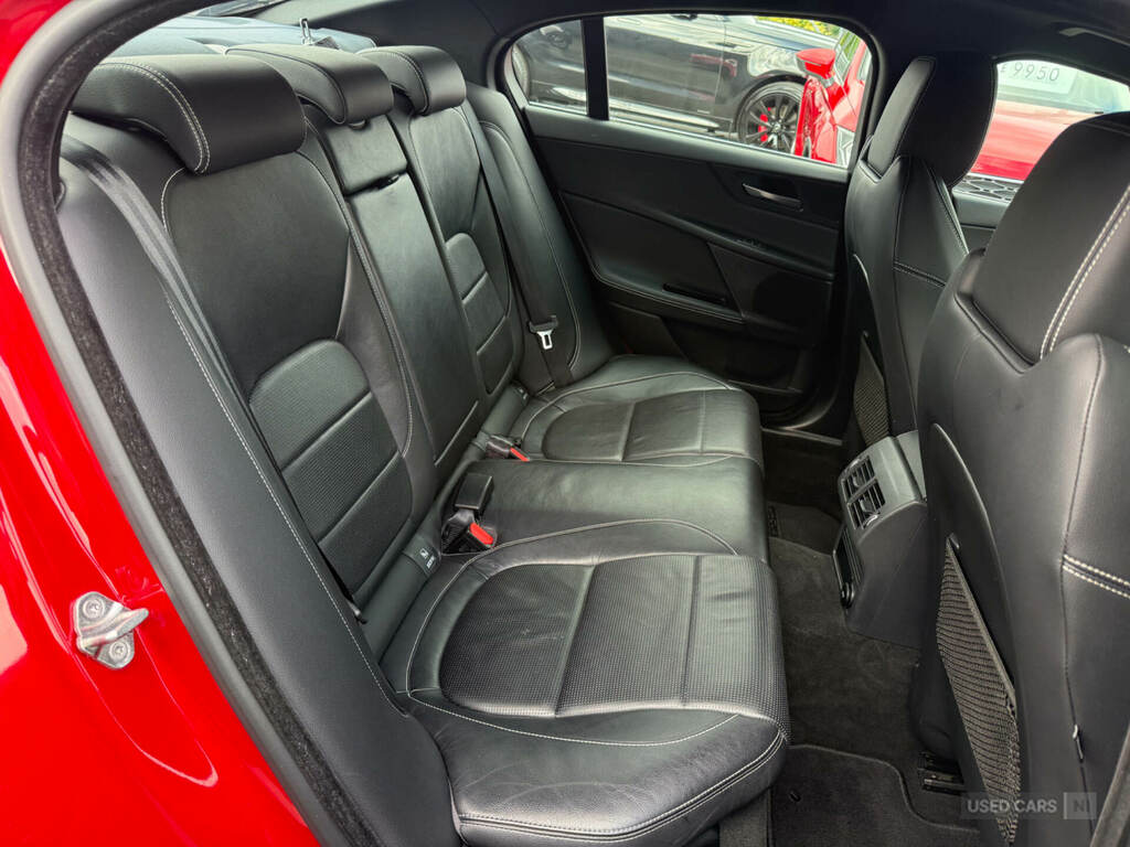 Jaguar XE 2.0D 180 R-sport Black #15