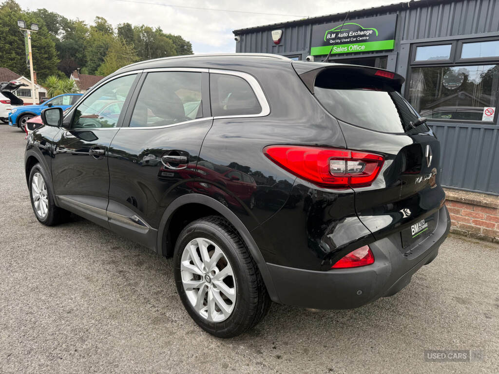 Renault Kadjar 1.5 Signature Nav Dci 110 Bhp Red #4