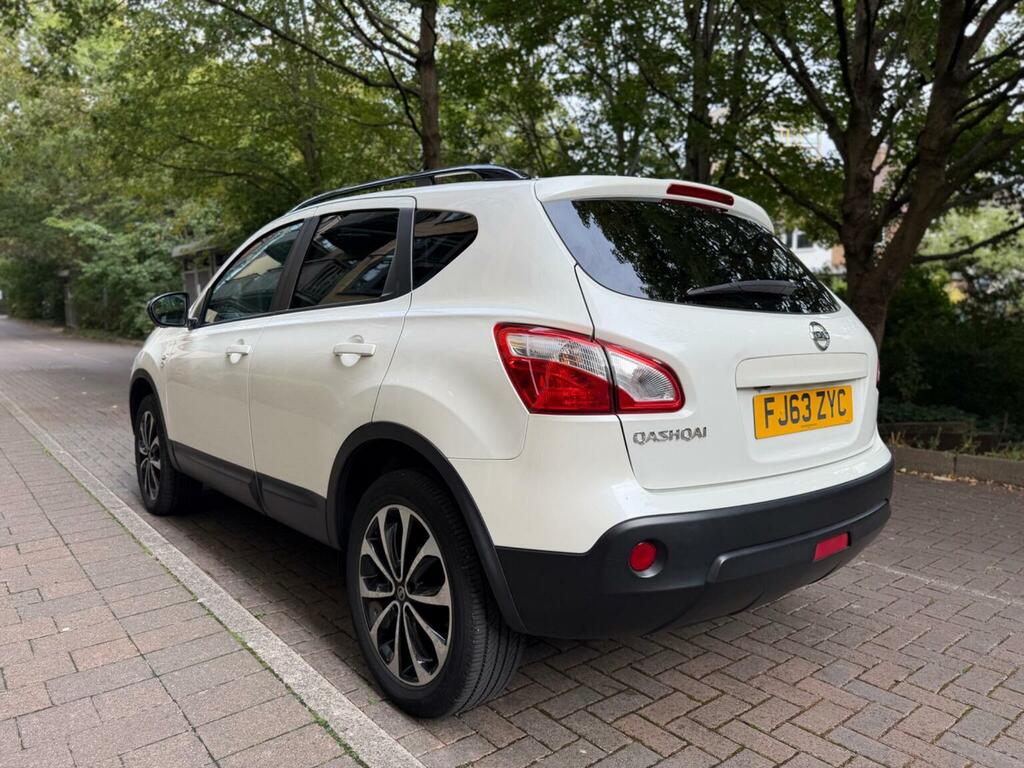 Nissan Qashqai Hatchback White #7