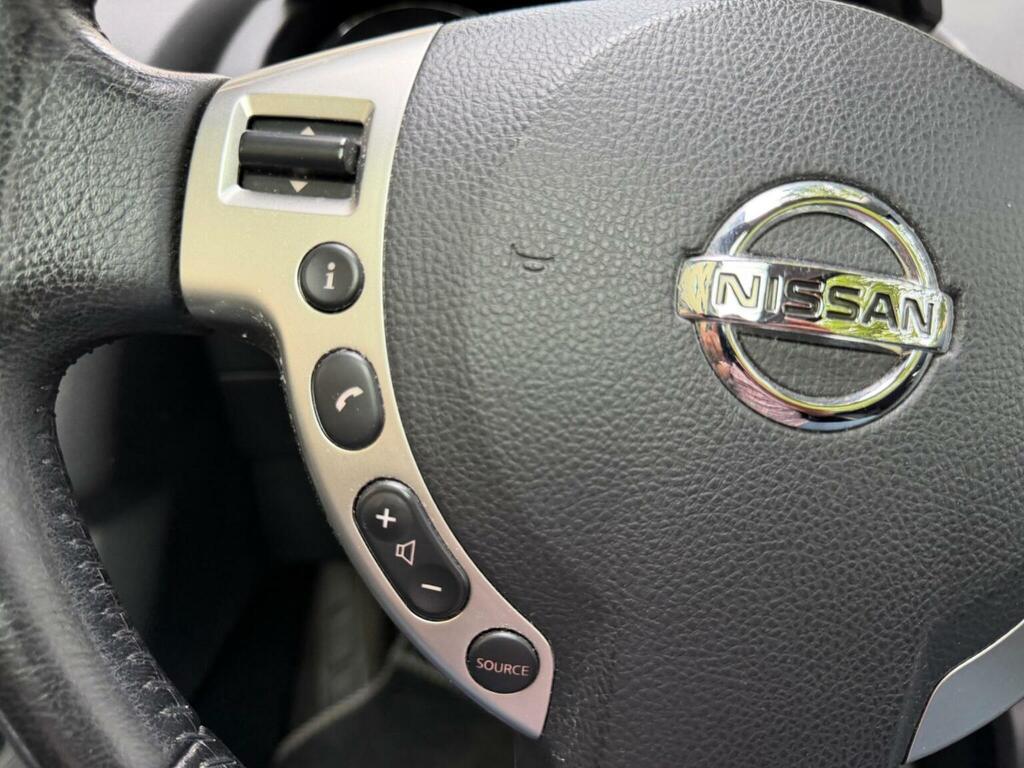 Nissan Qashqai Hatchback White #20