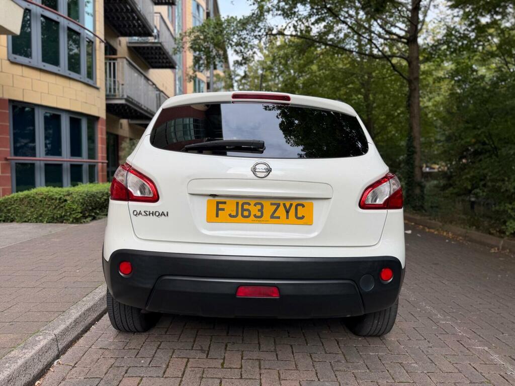 Nissan Qashqai Hatchback White #8