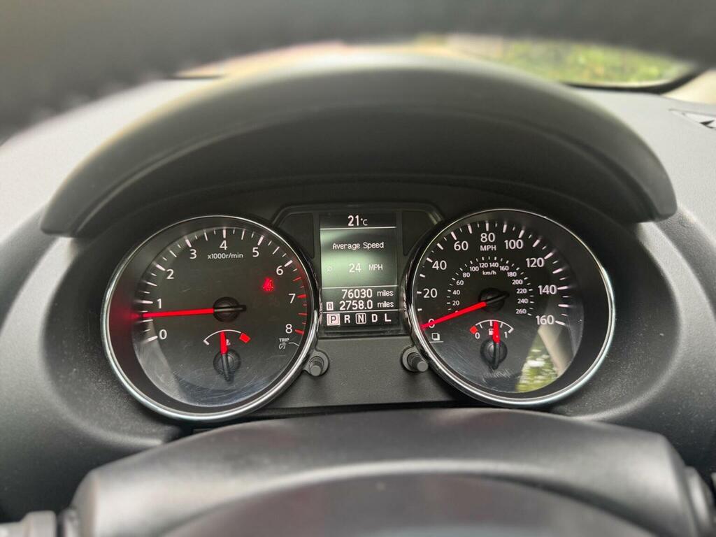 Nissan Qashqai Hatchback White #21