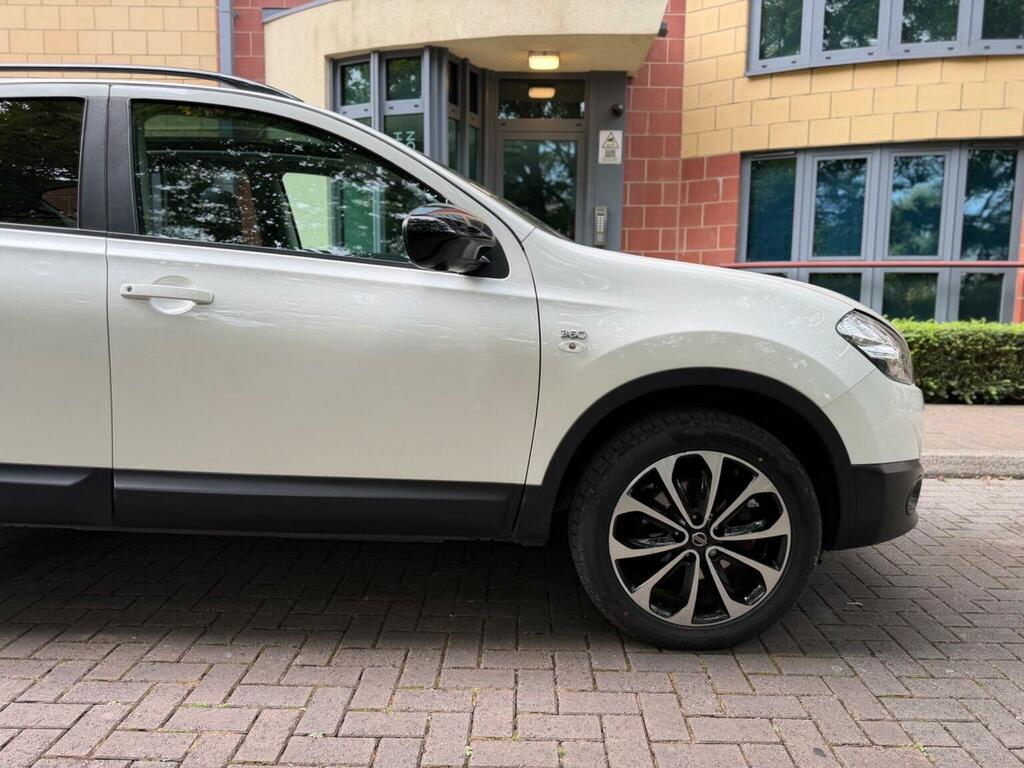 Nissan Qashqai Hatchback White #12