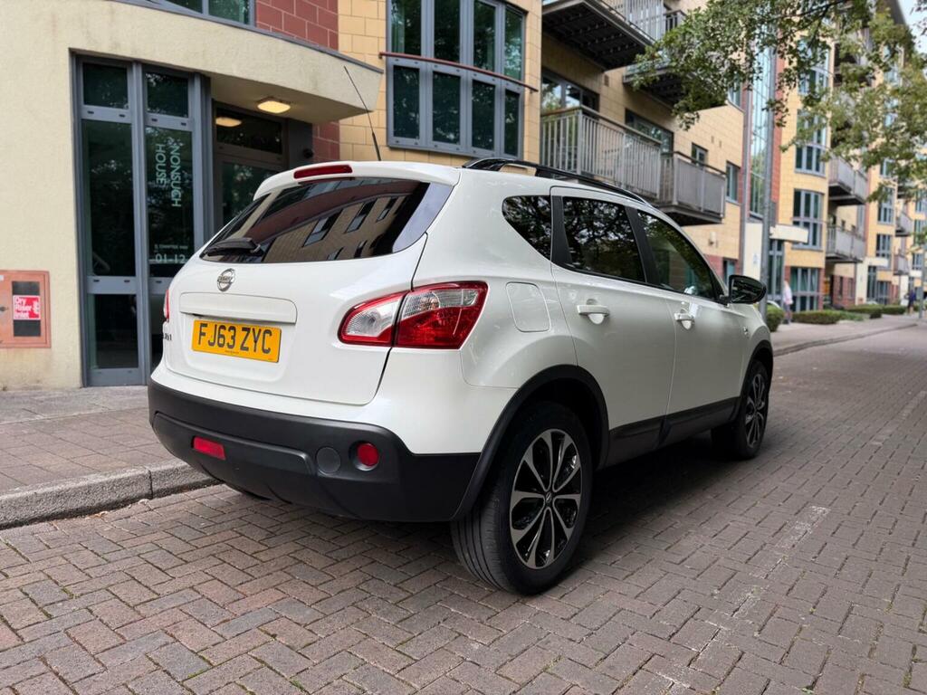 Nissan Qashqai Hatchback White #9