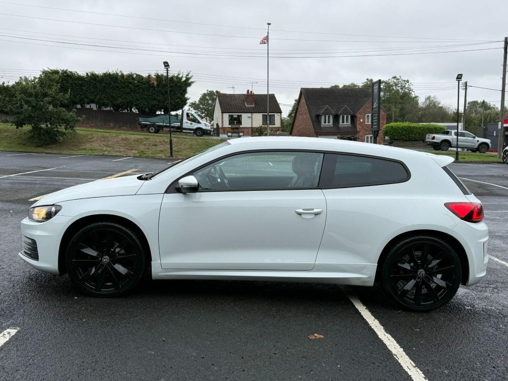Volkswagen Scirocco 2.0 Tdi Bluemotion Tech R-line Dsg Euro 6 S S White #3