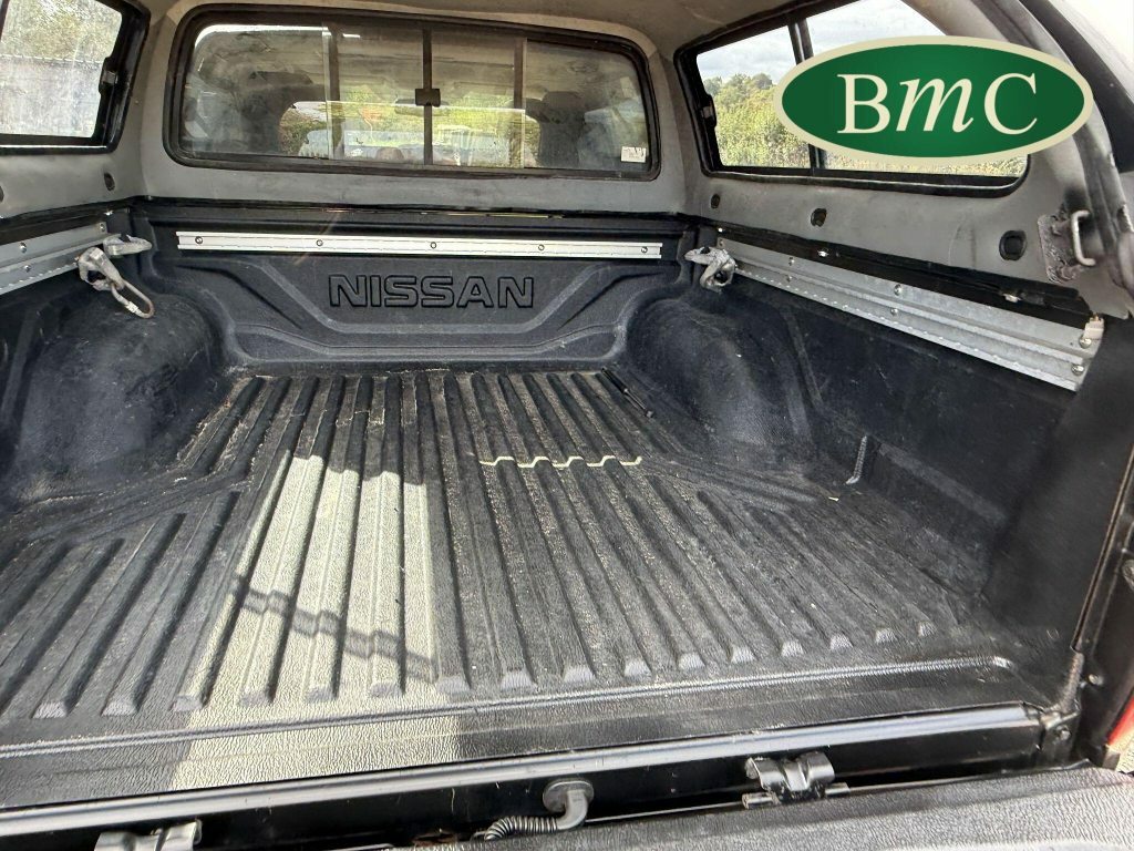 Nissan Navara Automatic Grey #66