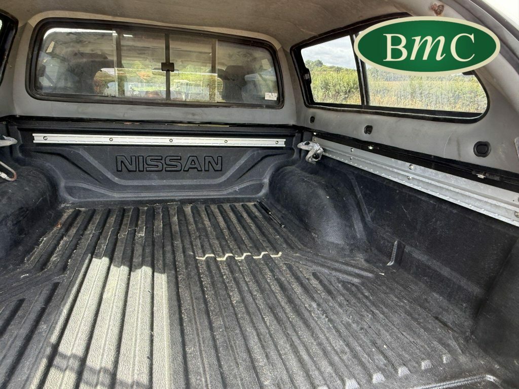 Nissan Navara Automatic Grey #65