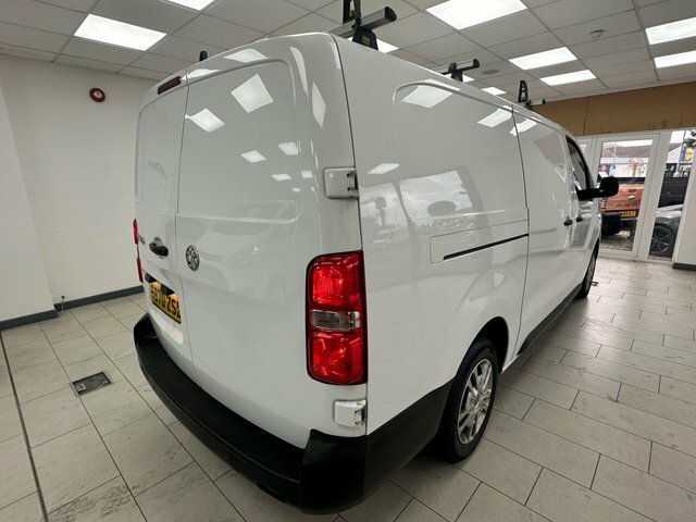 Vauxhall Vivaro 1.5 Turbo D 2900 Dynamic Panel Van 6Dr Manu White #6