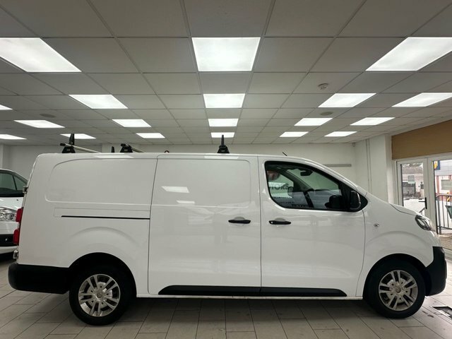 Vauxhall Vivaro 1.5 Turbo D 2900 Dynamic Panel Van 6Dr Manu White #2