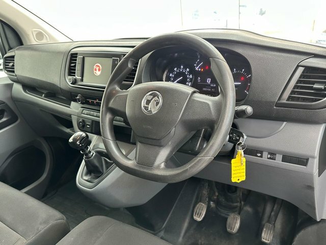 Vauxhall Vivaro 2.0 Turbo D 3100 Dynamic Panel Van 6Dr Manu White #3