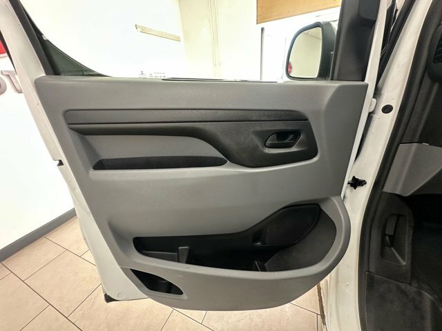 Vauxhall Vivaro 2900 1.5D 100Ps Dynamic H1 Van White #44