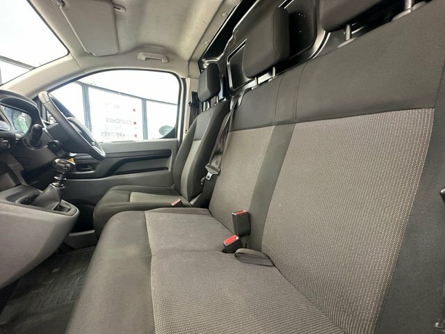 Vauxhall Vivaro 2900 1.5D 100Ps Dynamic H1 Van White #47