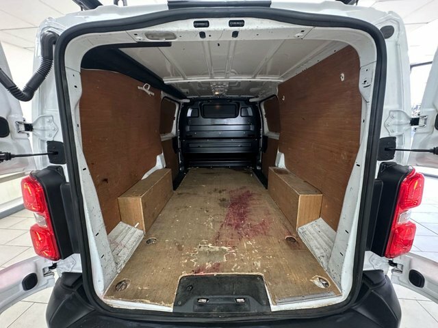Vauxhall Vivaro 2900 1.5D 100Ps Dynamic H1 Van White #39