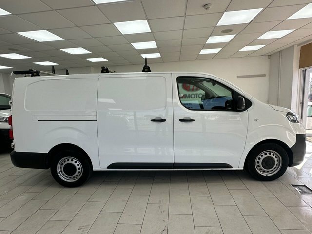 Vauxhall Vivaro 2.0 Turbo D 3100 Dynamic Panel Van 6Dr Manu White #2