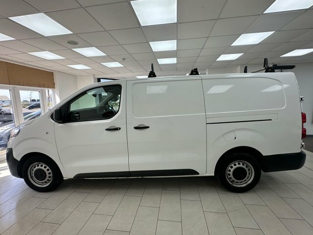 Vauxhall Vivaro 2900 1.5D 100Ps Dynamic H1 Van White #7