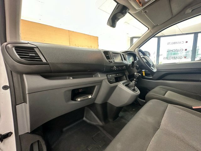 Vauxhall Vivaro 2900 1.5D 100Ps Dynamic H1 Van White #46