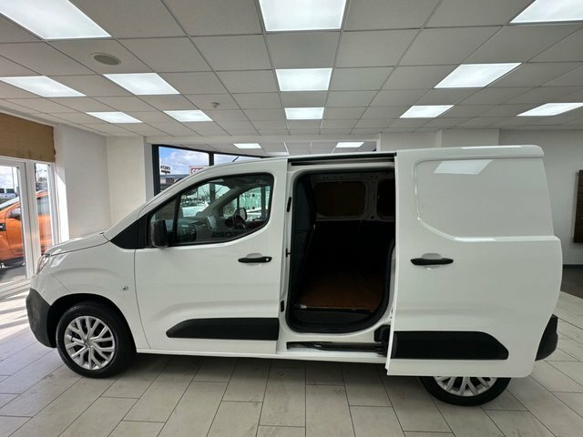 Citroen Berlingo Mpv Black #16