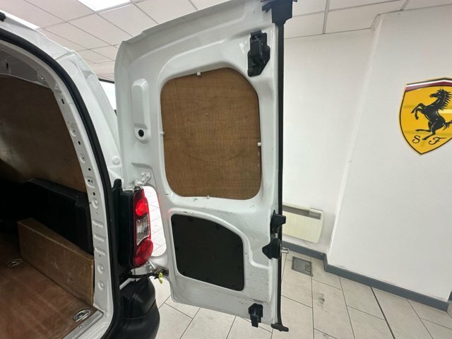 Peugeot Partner 1.6L Professional White #17