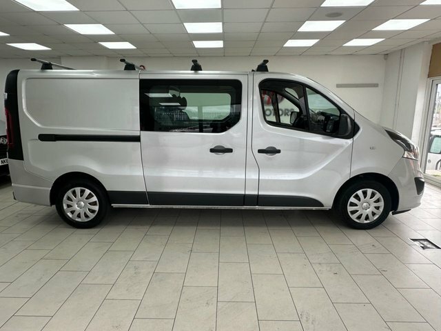 Vauxhall Vivaro 1.6 Cdti 2900 Biturbo Ecotec Sportive Crew Van Dou Silver #2