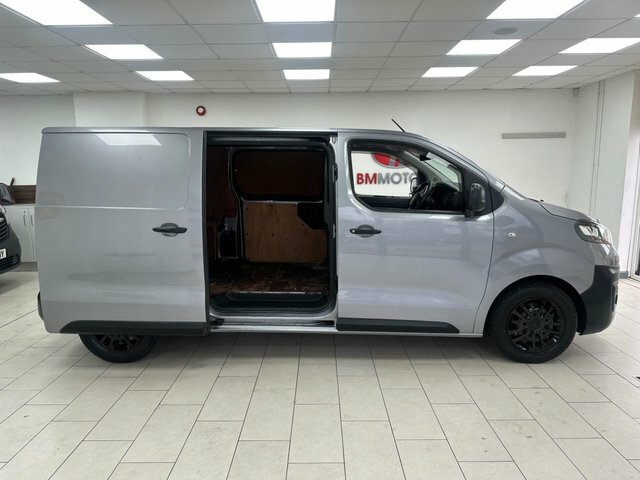 Vauxhall Vivaro 1.5 Turbo D 2700 Dynamic Panel Van 6Dr Manu Grey #4