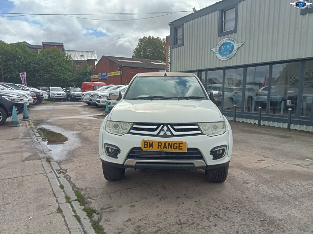 Mitsubishi L200 2.5 Di-d Barbarian Black 2014 WU64OKX White #3
