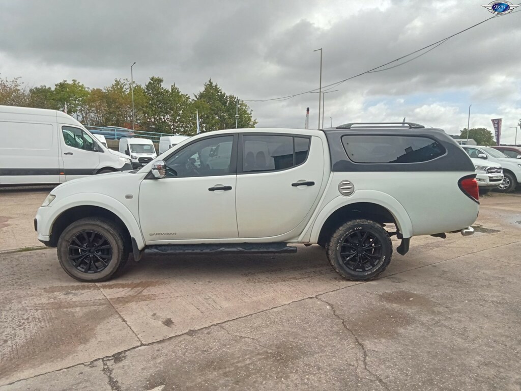 Mitsubishi L200 2.5 Di-d Barbarian Black 2014 WU64OKX White #4
