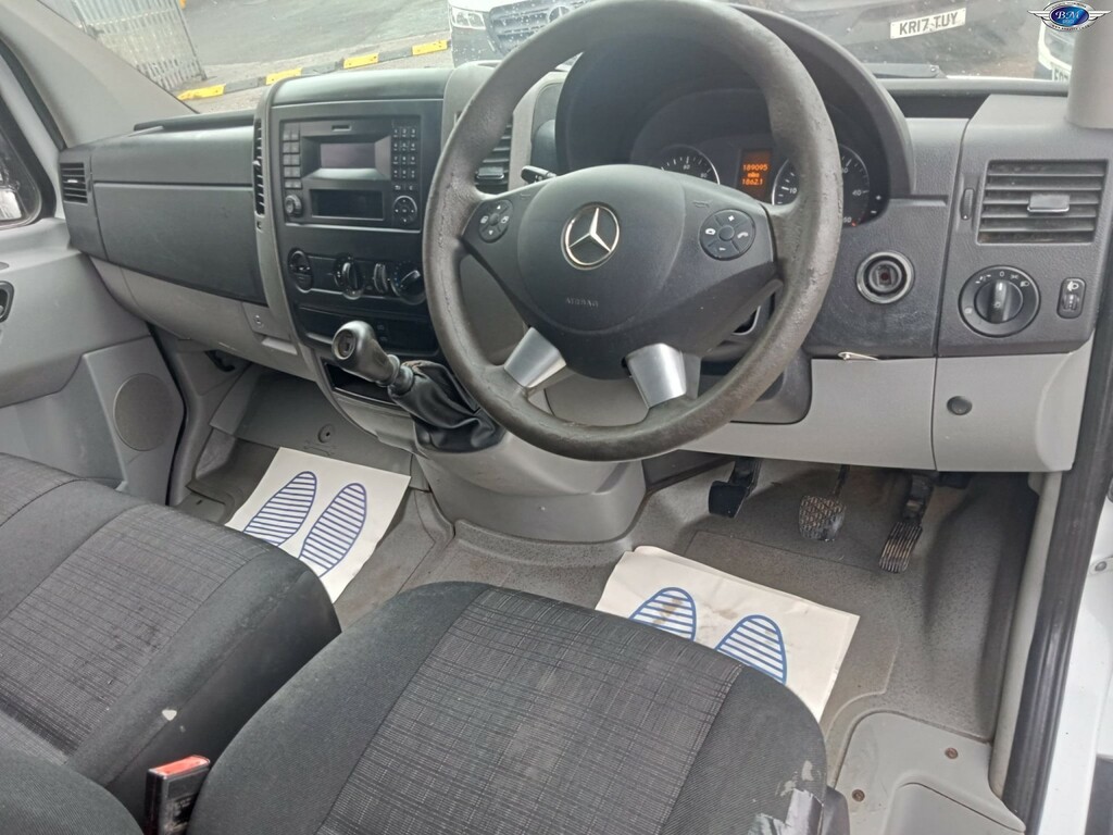 Mercedes-Benz Sprinter 2.1 210 Cdi Blueefficiency Panel Van 7G Black #2