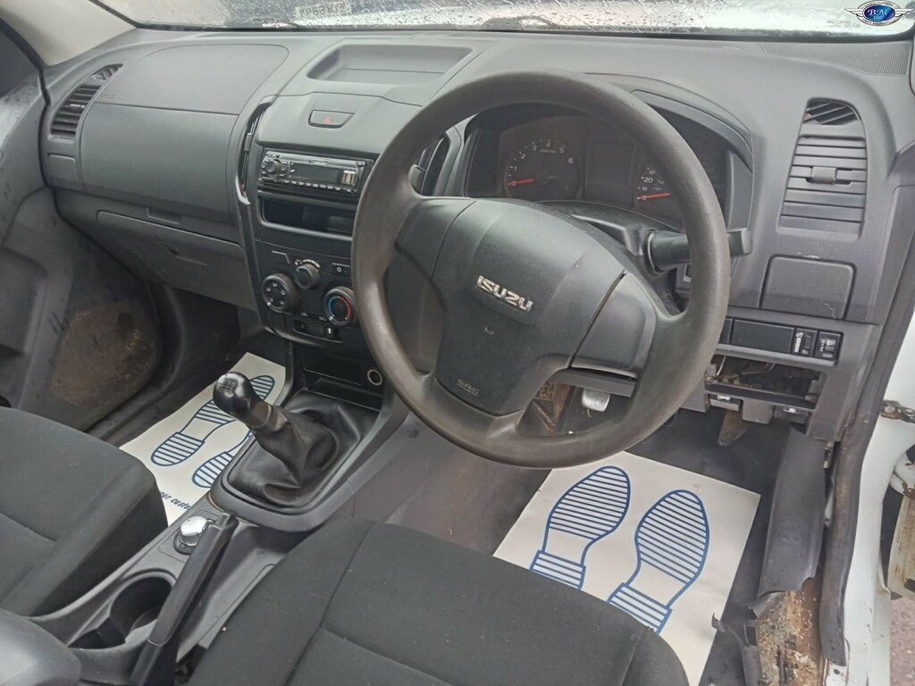 Isuzu D-Max 2.5 Td 2013 White #2