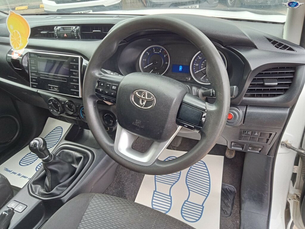 Toyota HILUX Active Extra Cab D-4d Silver #11