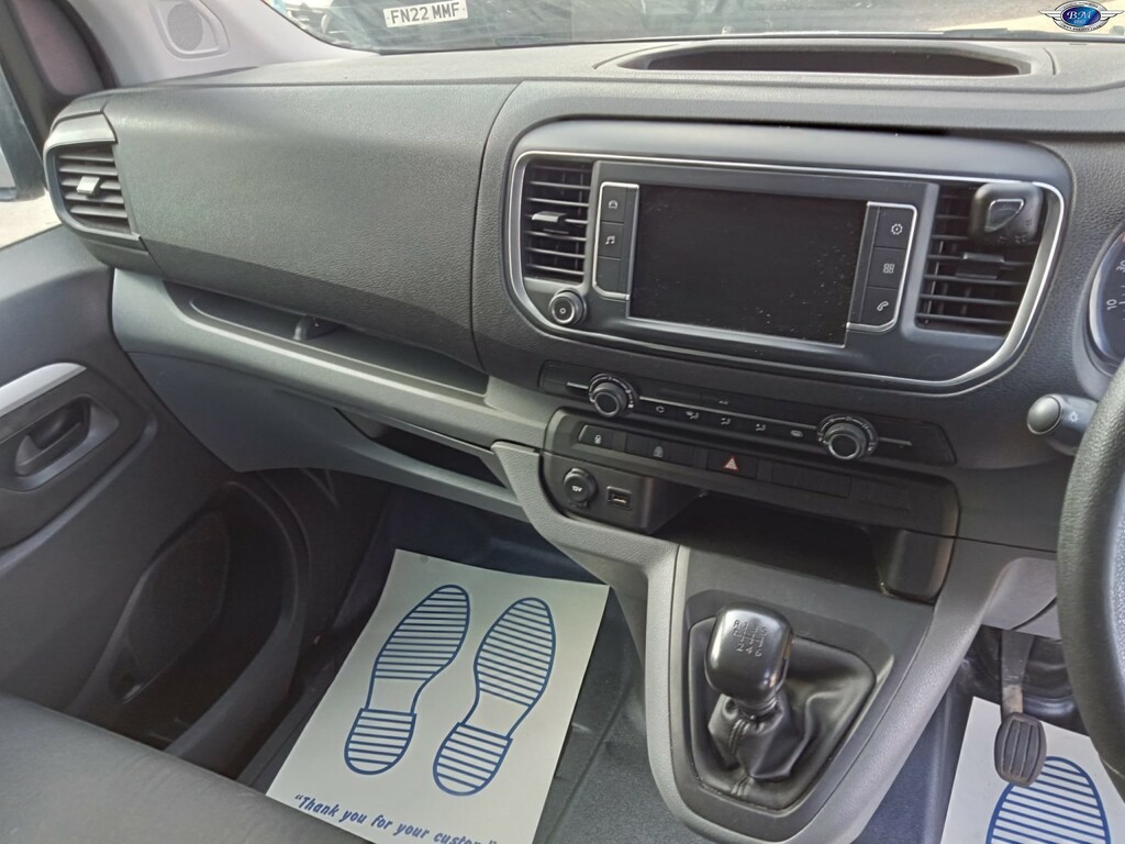Vauxhall Vivaro 1.5L Edition White #10