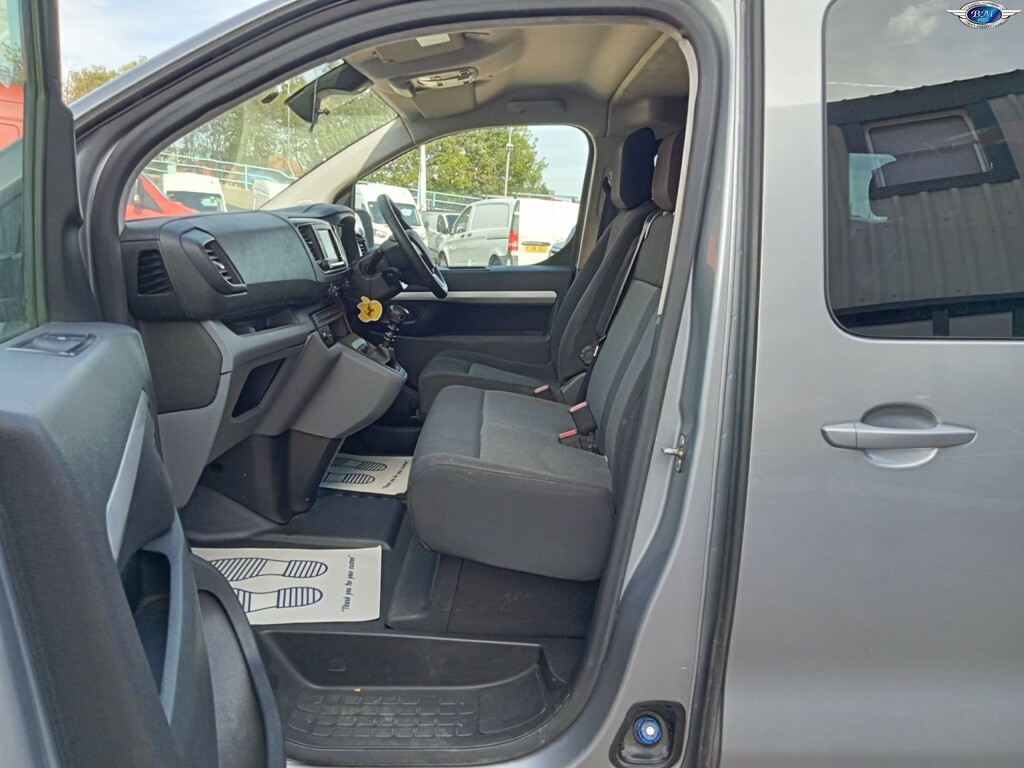 Vauxhall Vivaro 1.5L Edition White #17