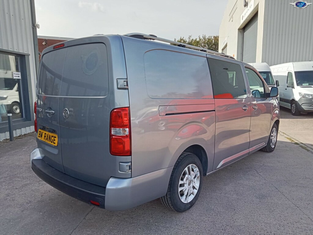 Vauxhall Vivaro 1.5L Edition White #9