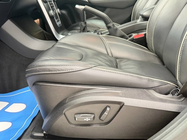 Volvo V40 T3 R-design Edition Hatchback KR19FJJ Black #5
