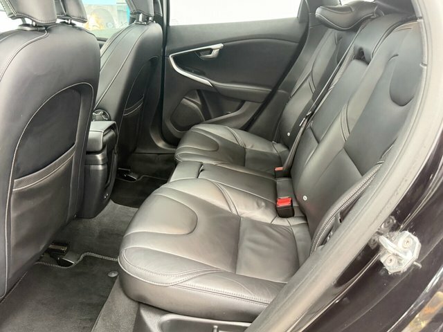 Volvo V40 T3 R-design Edition Hatchback KR19FJJ Black #6