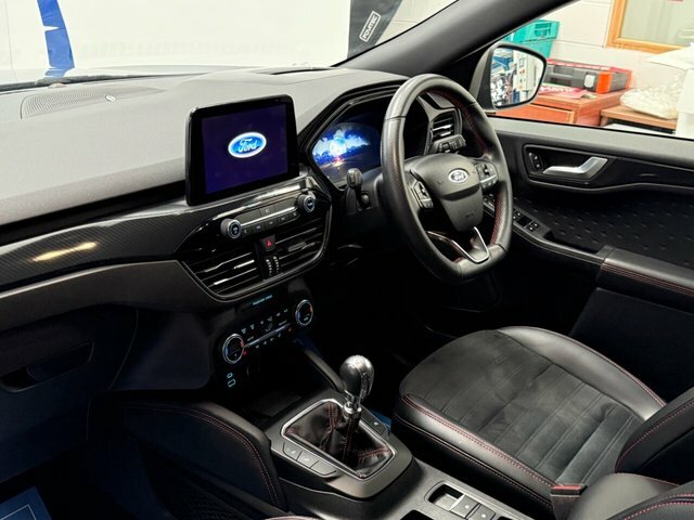 Ford Kuga 1.5 Ecoboost 150 St-line First Edition Red #4