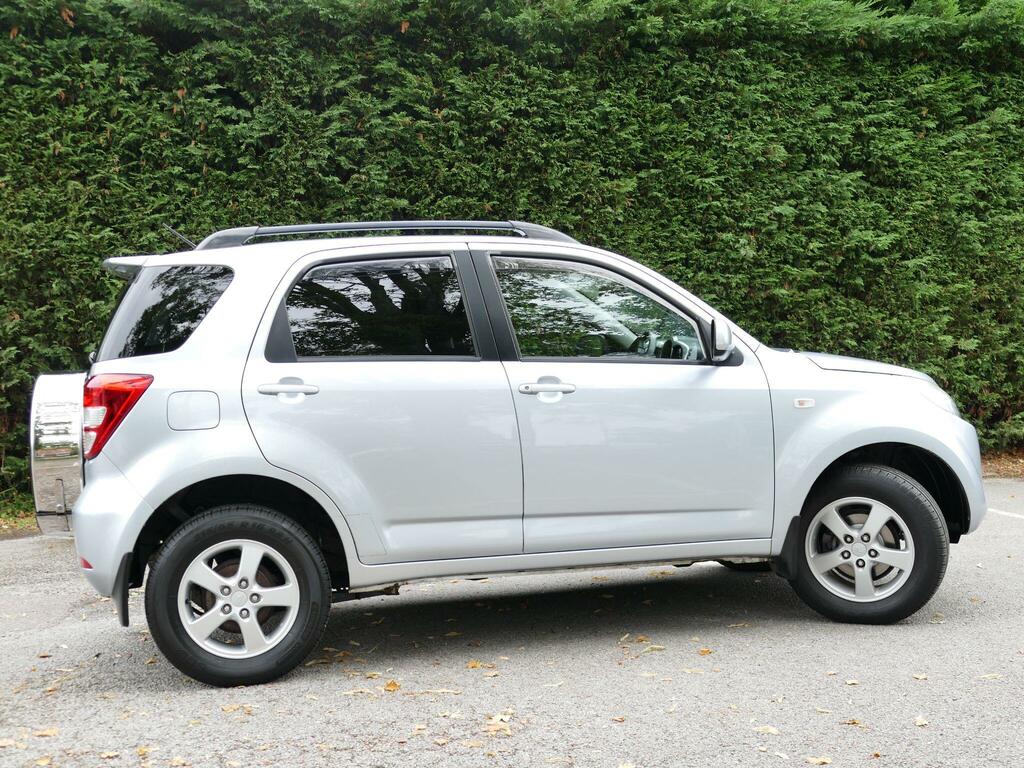 Daihatsu Terios S Silver #4