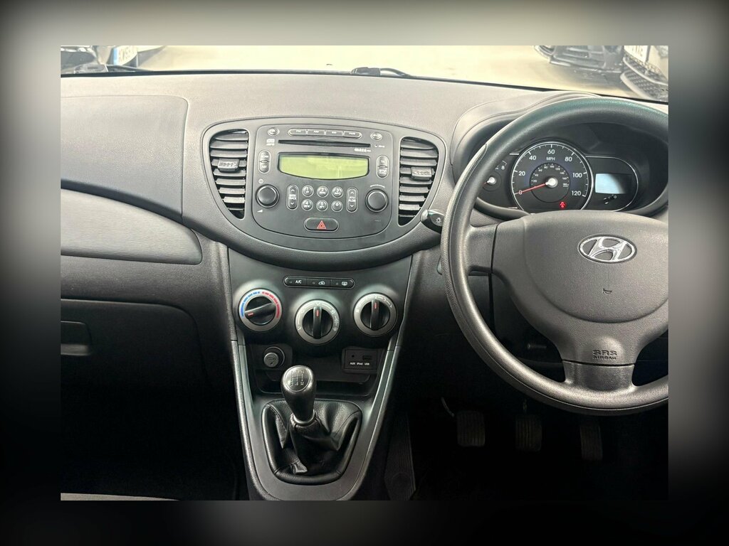 Hyundai I10 Hatchback White #21