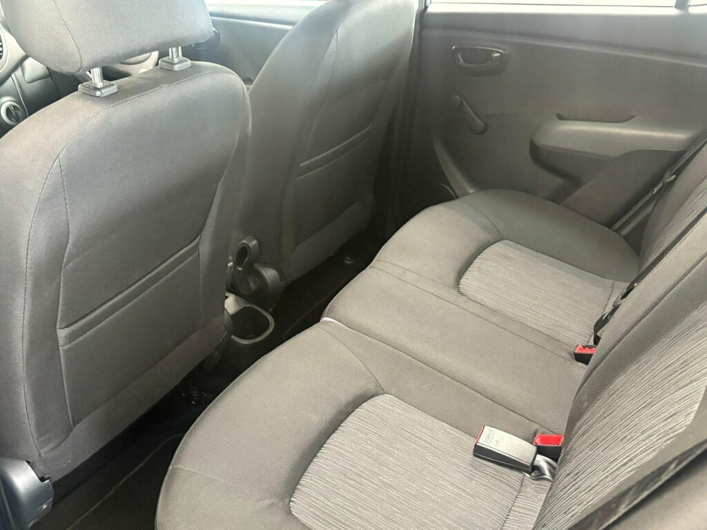 Hyundai I10 Hatchback White #25