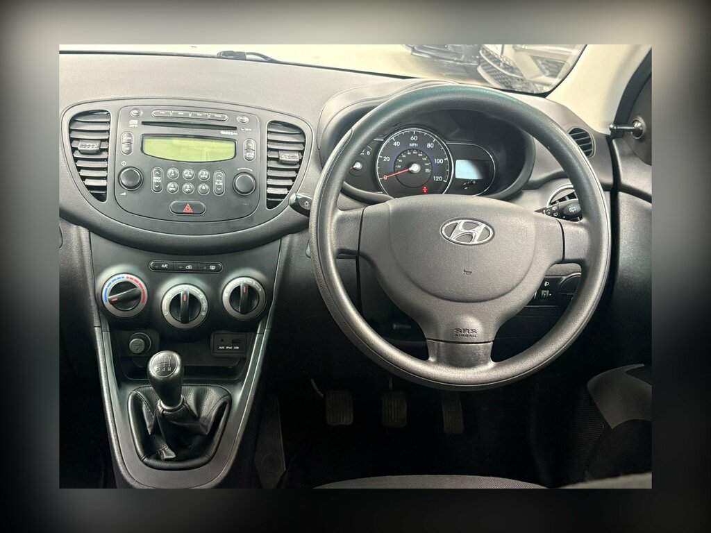 Hyundai I10 Hatchback White #29