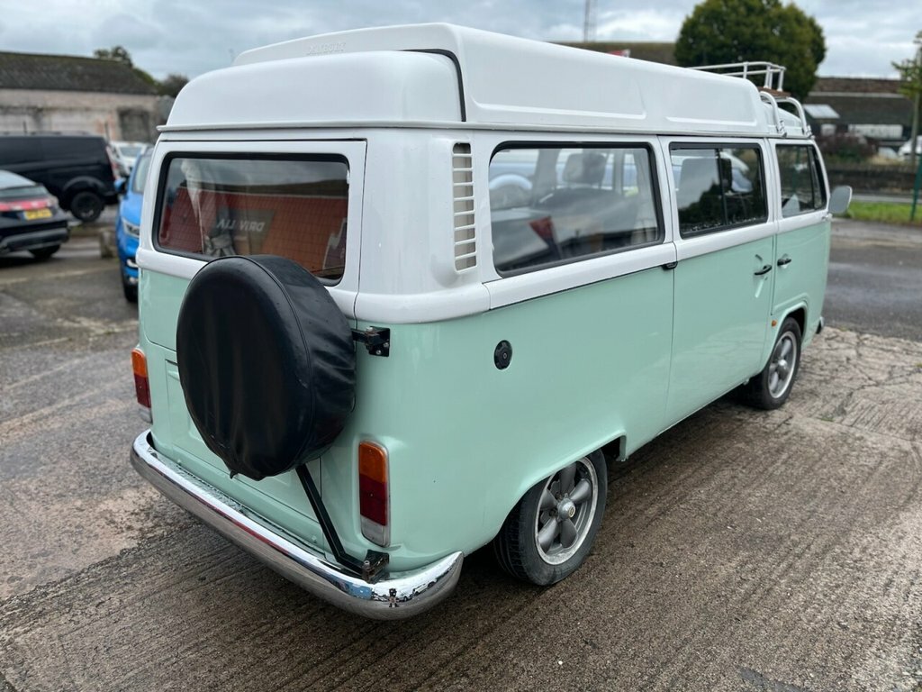 Volkswagen Campervan Estate White #6