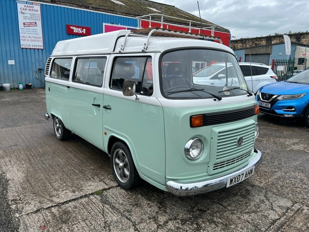 Volkswagen Campervan Estate White #3