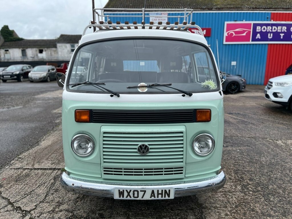 Volkswagen Campervan Estate White #2