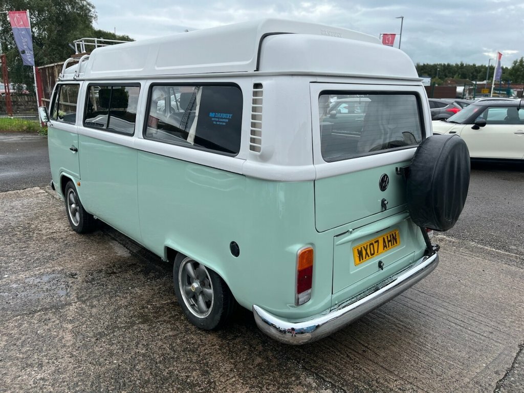 Volkswagen Campervan Estate White #4