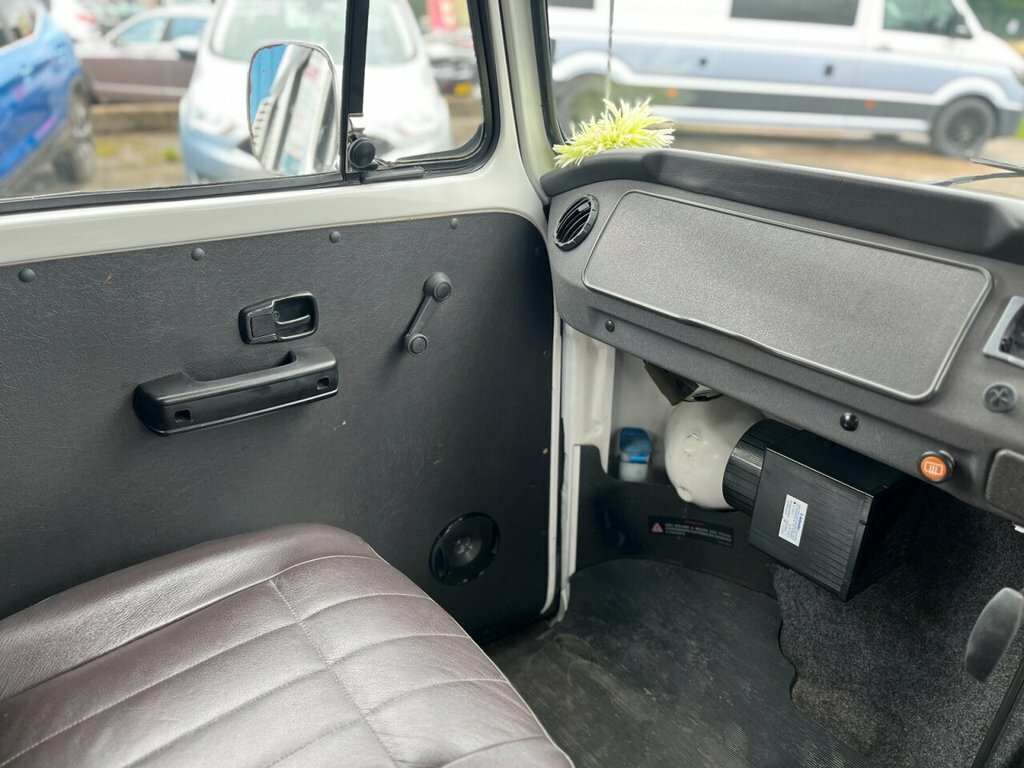 Volkswagen Campervan White #14