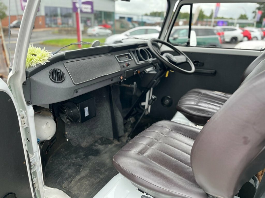 Volkswagen Campervan White #15